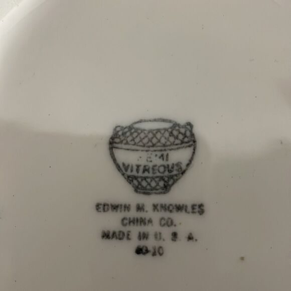 Two Edwin M Knowles serving dishes - Picture 10 of 13